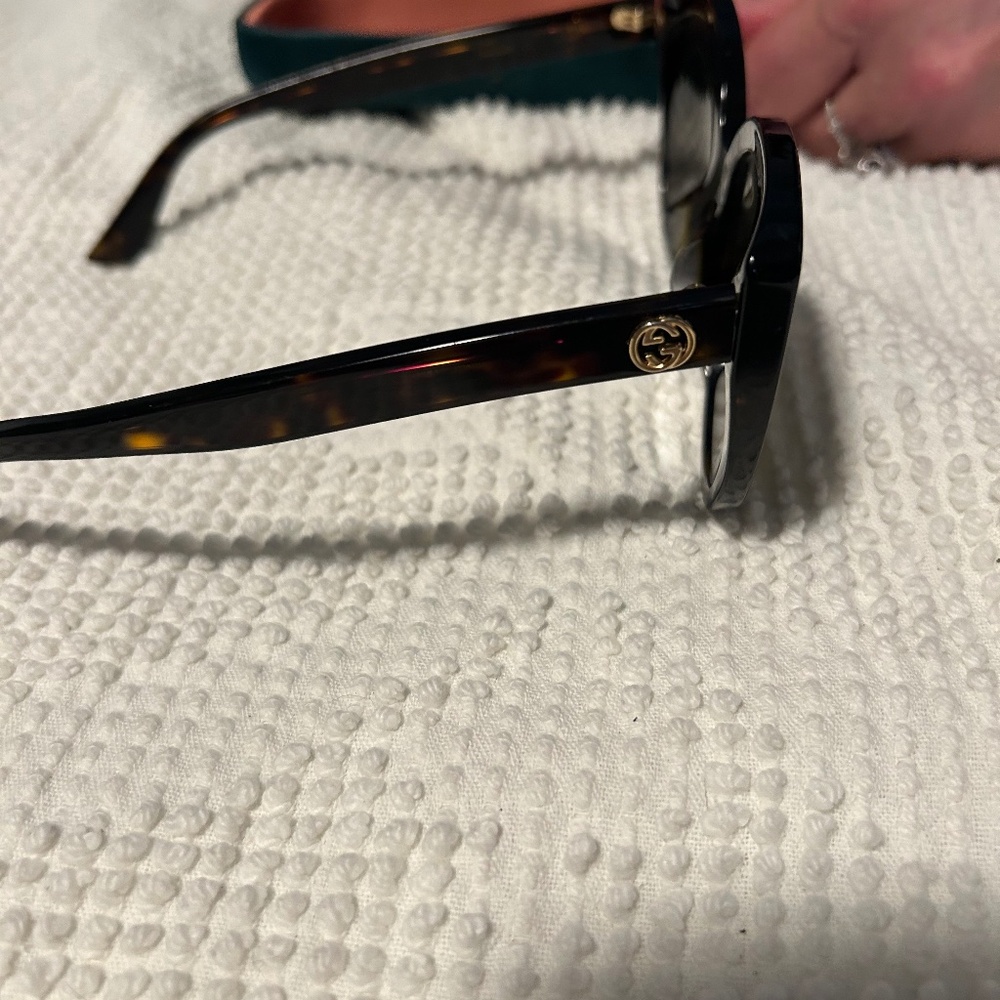 Gucci sunglasses - Picture 3 of 4